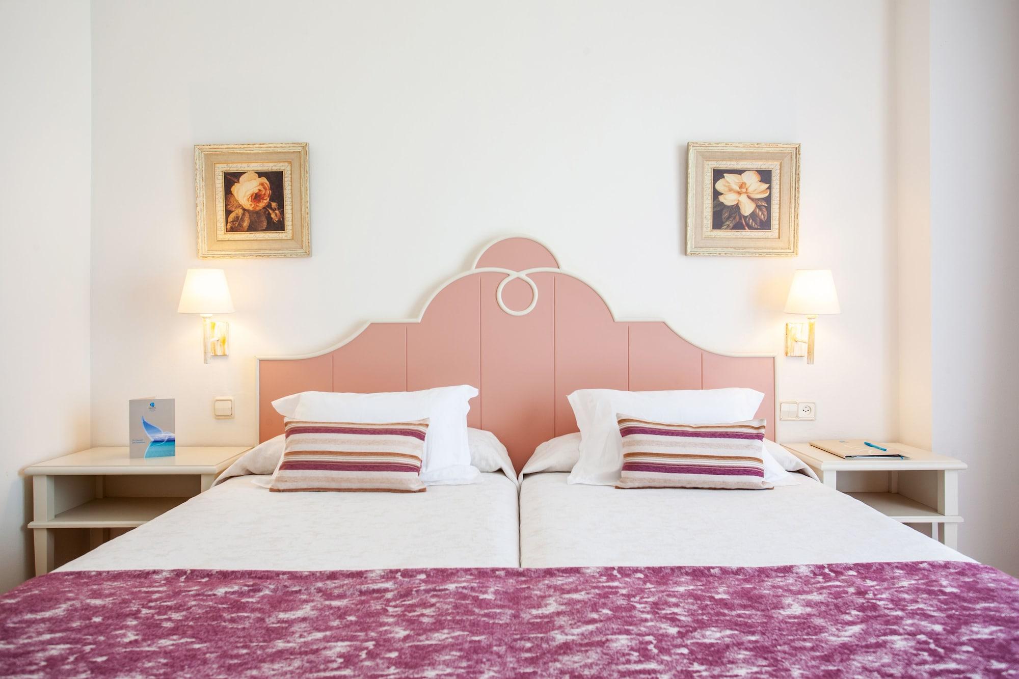 Grupotel Macarella Suites & Spa Son Xoriguer Kültér fotó