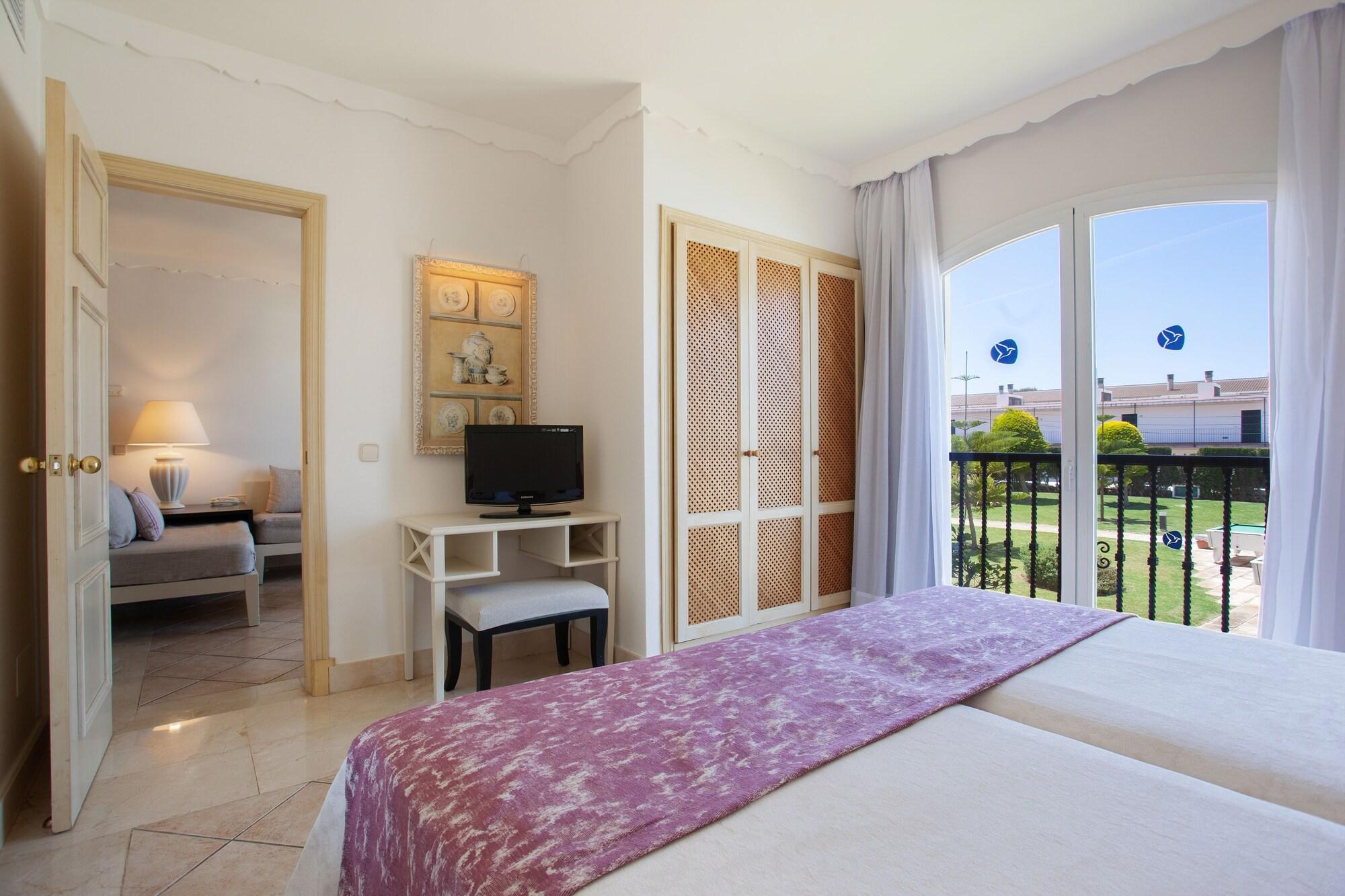 Grupotel Macarella Suites & Spa Son Xoriguer Kültér fotó